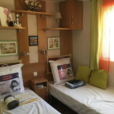 Le Tamariu Mobil Home Кемпинг Йер