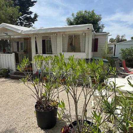 Le Tamariu Mobil Home Кемпинг *